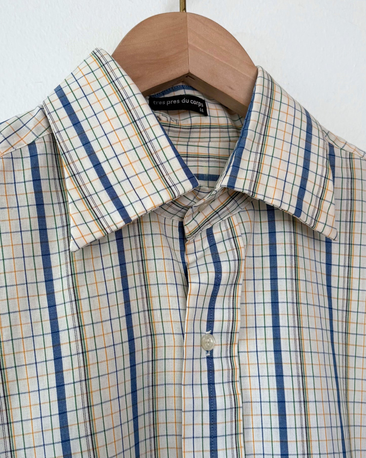 Tres Pres du Corps Button Down