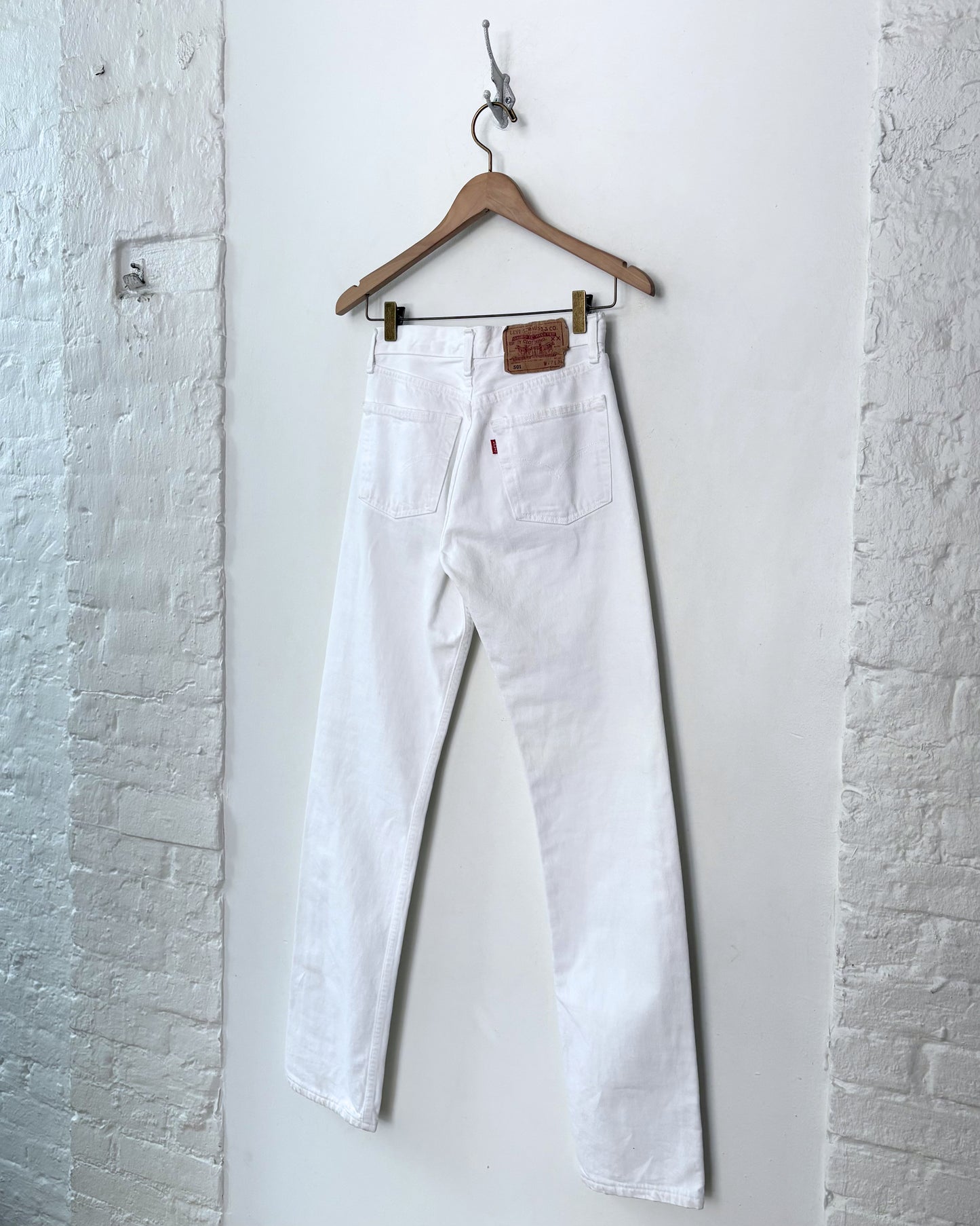 Vintage Levi's 501 (26x33)