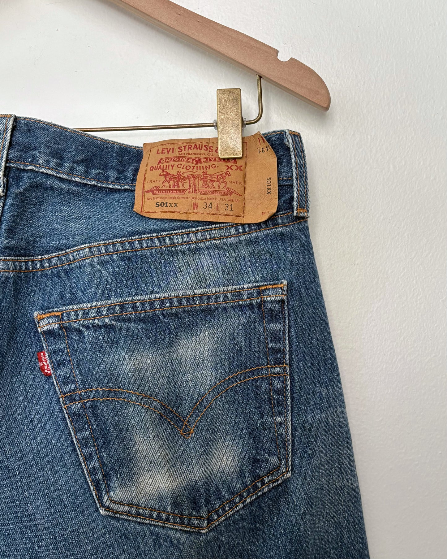 Vintage Levi's 501xx (32x28)