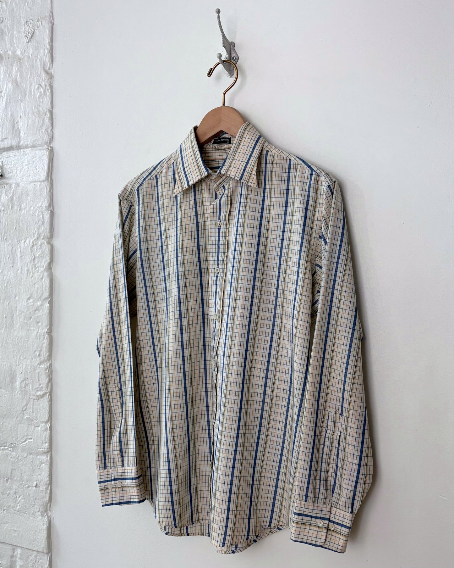 Tres Pres du Corps Button Down