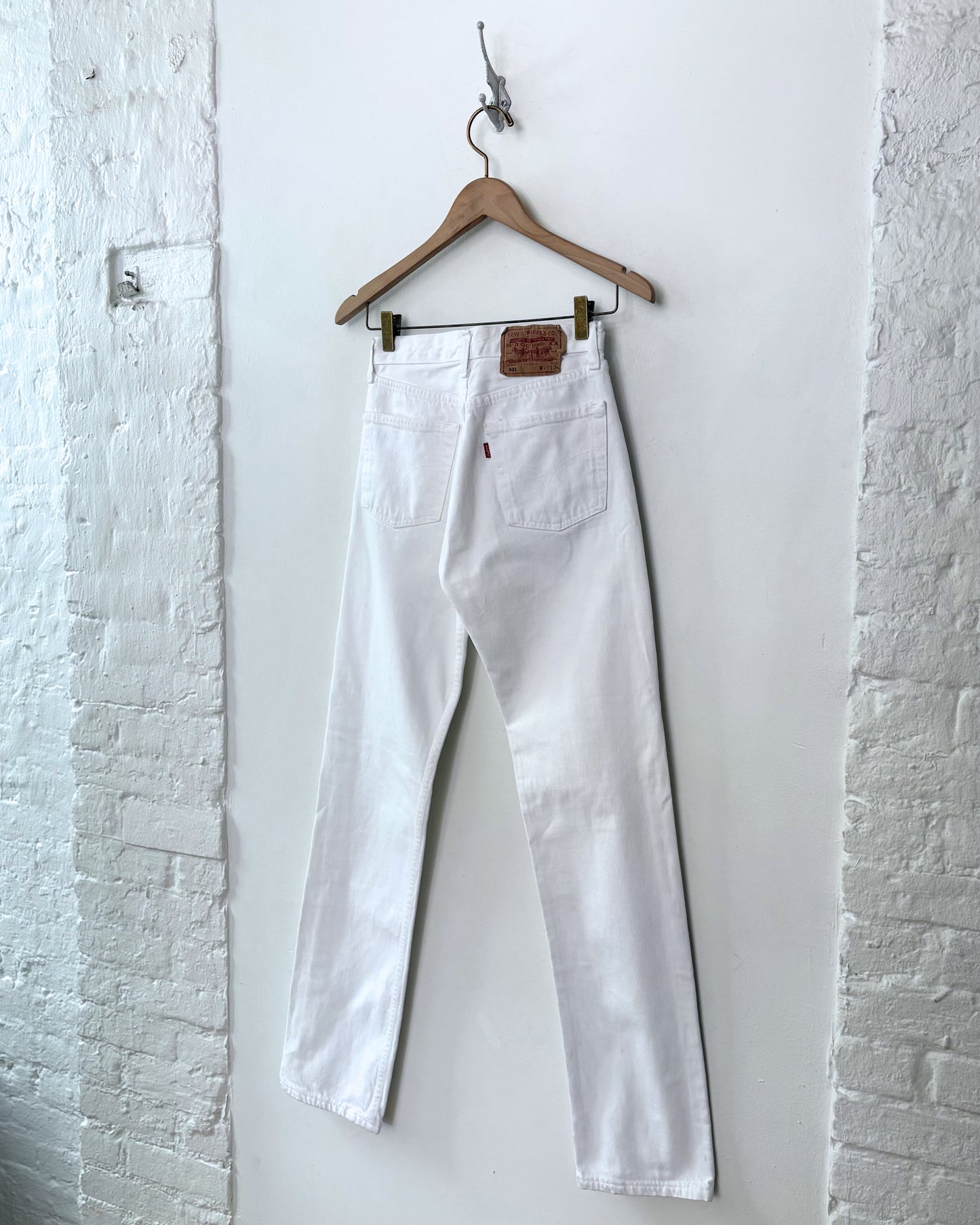 Vintage Levi's 501 (26x33)