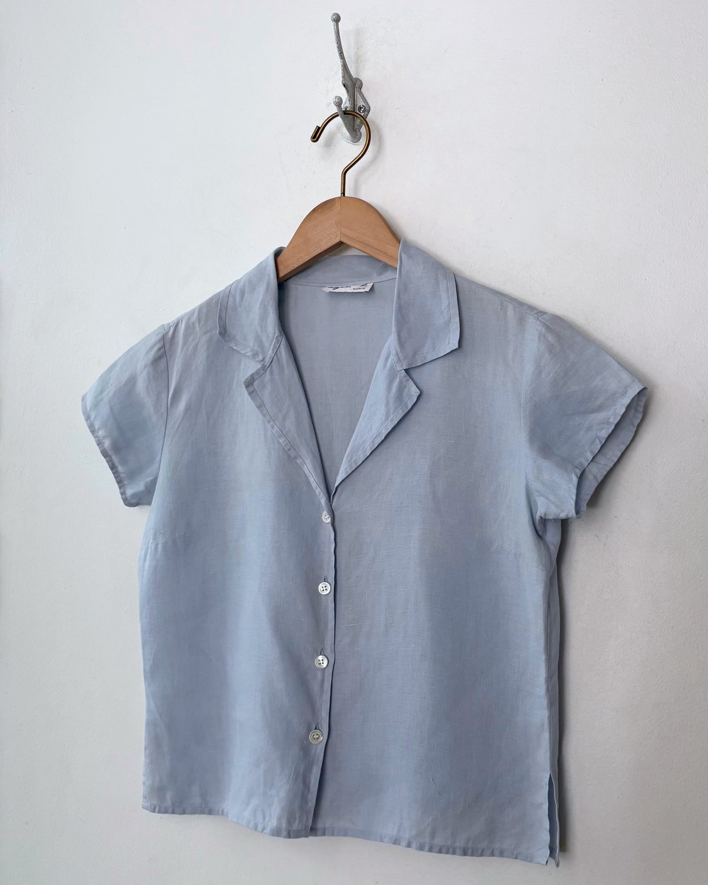 Agnes B. Sleeveless Blouse