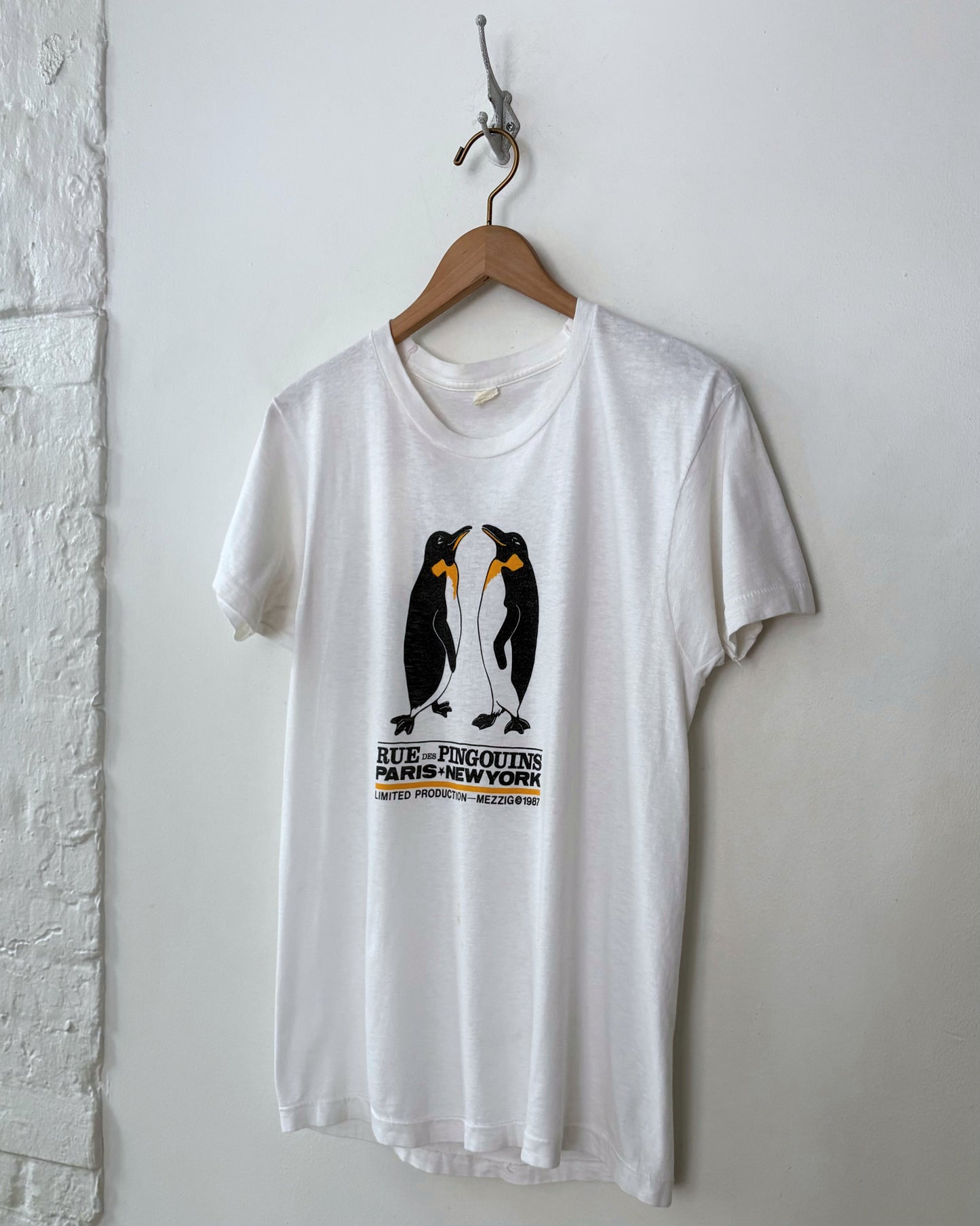 Rue des Pingouins Tee