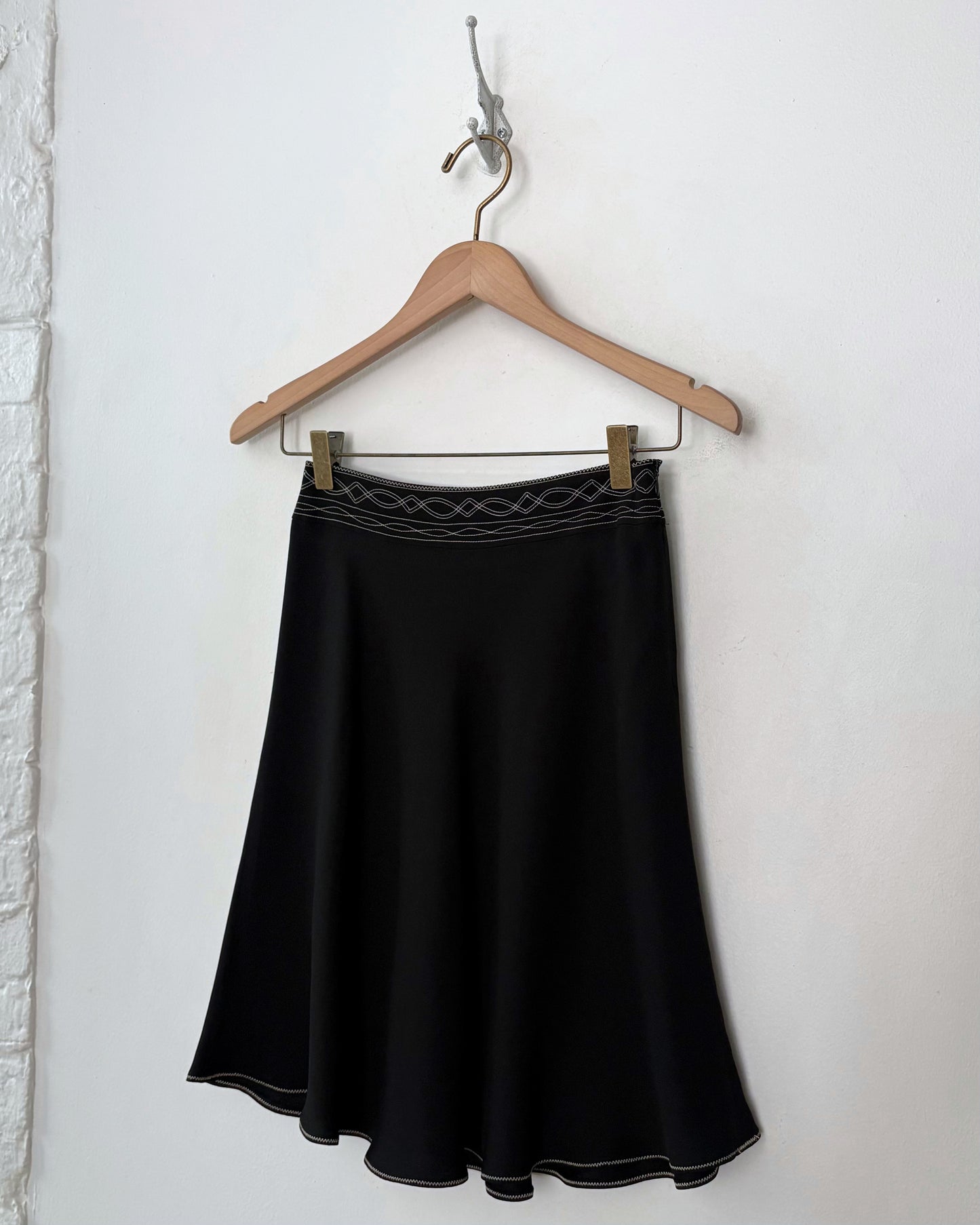 Agnes B. Embroidered Skirt 24"