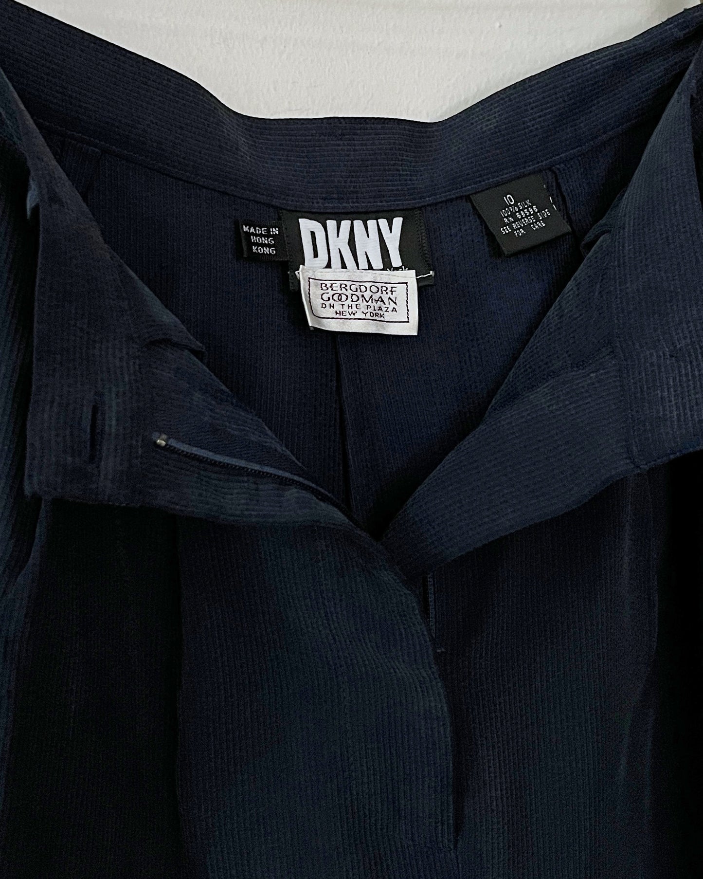 DKNY Shorts 29"