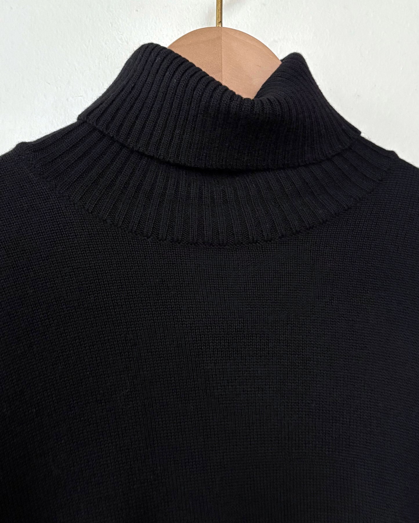 Agnes B. Knitwear