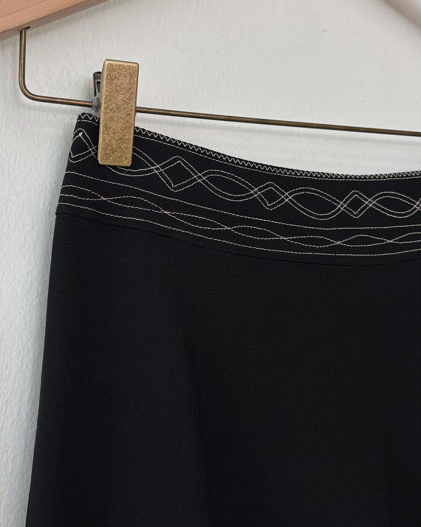 Agnes B. Embroidered Skirt 24"